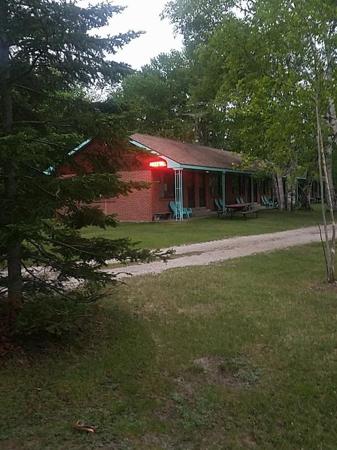 Historic Birch Lodge And Motel Trout Lake Ngoại thất bức ảnh